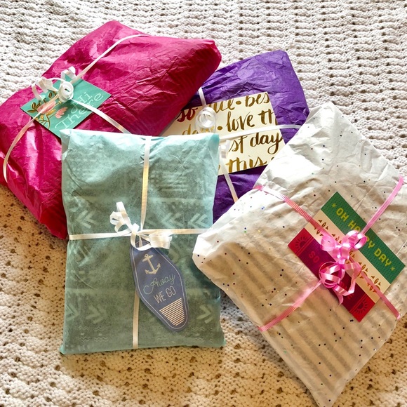 5 ⭐️ Posher! Fast Shipping! - Picture 2 of 5